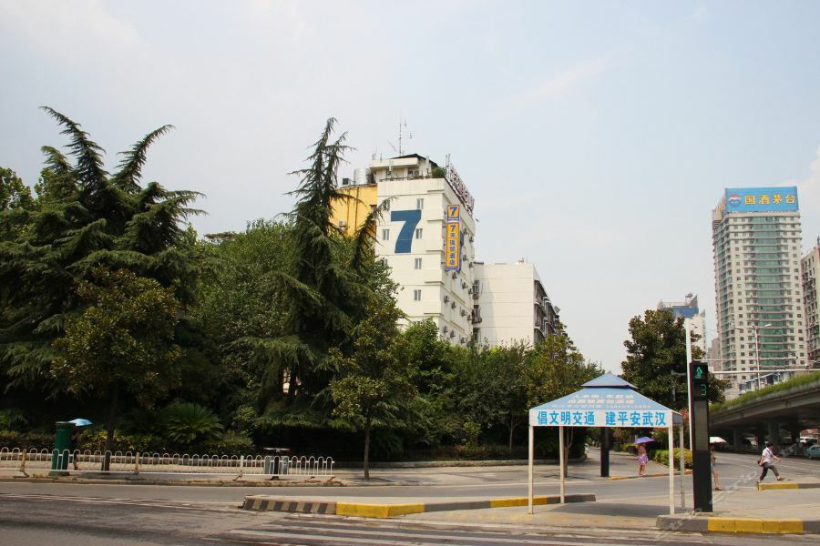 7Days Inn Wuhan Jiefang Park Branch Exterior foto
